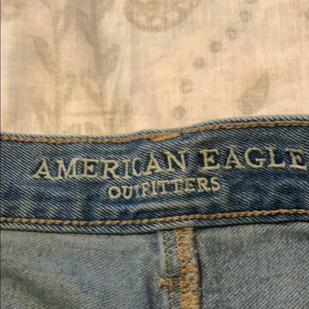 American Eagle High Rise Mom Jeans Distressed Sz 6 - Picture 4 of 6